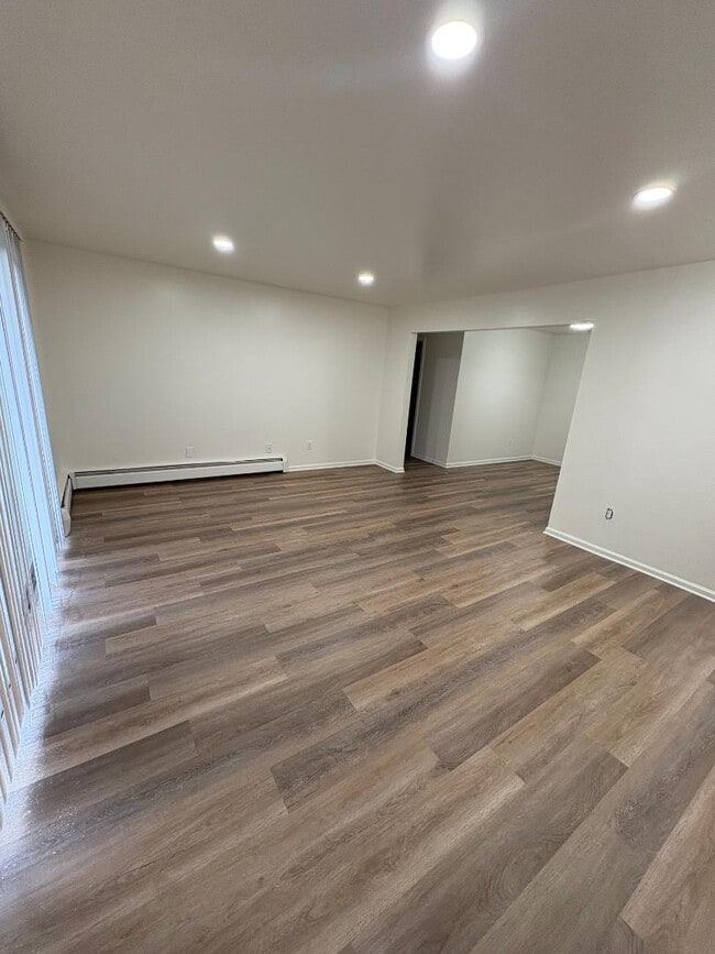 Photo - 630 56th St SE