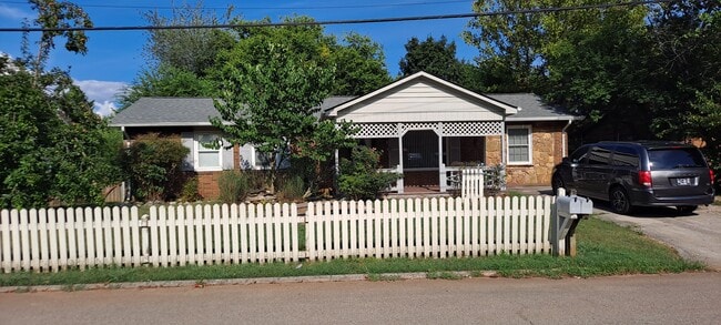 Building Photo - 1120 Albany Rd Rental