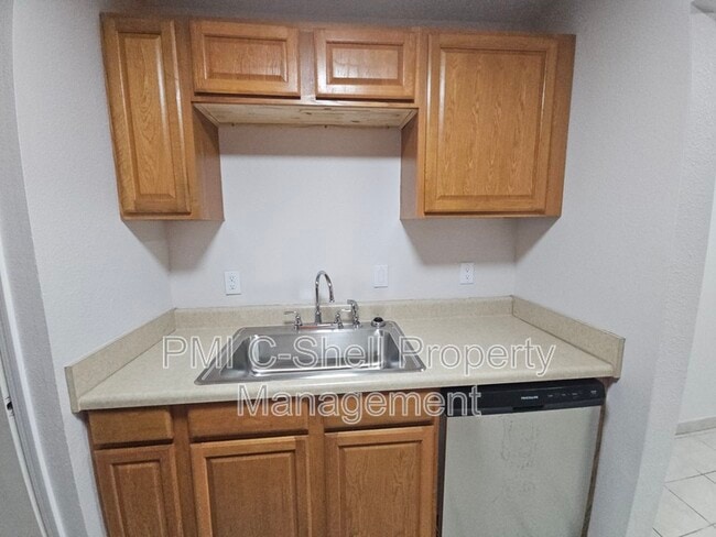 Photo - 3409 Green Briar Cir Unit Apt 2