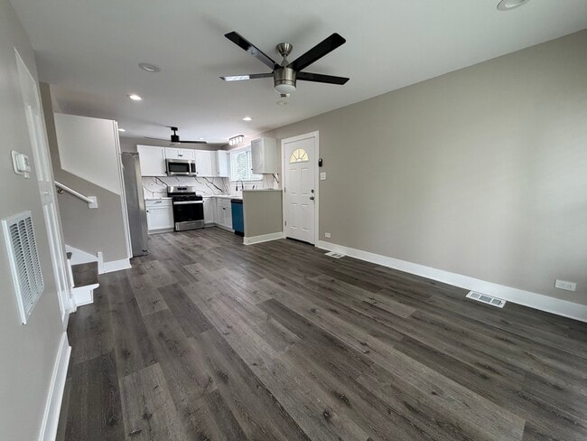 Photo - 527 W 16th Pl