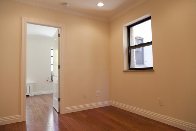 Photo - 314 East 62nd Street