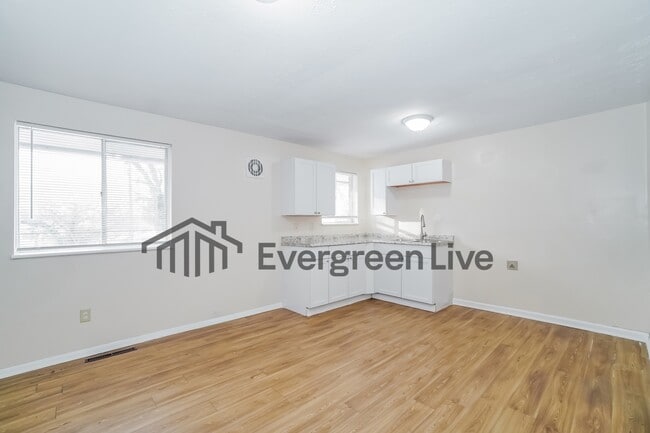 Photo - 1810 Pickering Dr