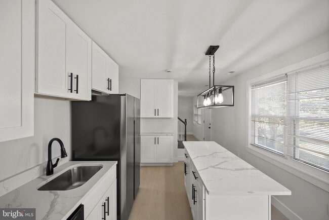 Photo - 821 S Woodlynn Rd