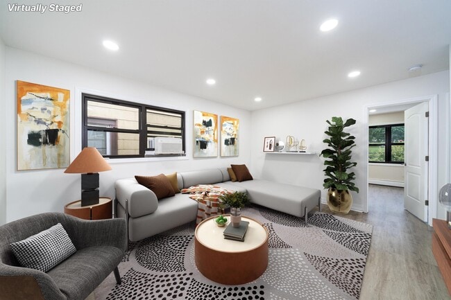 Building Photo - 213 Manhattan Ave Unit 2