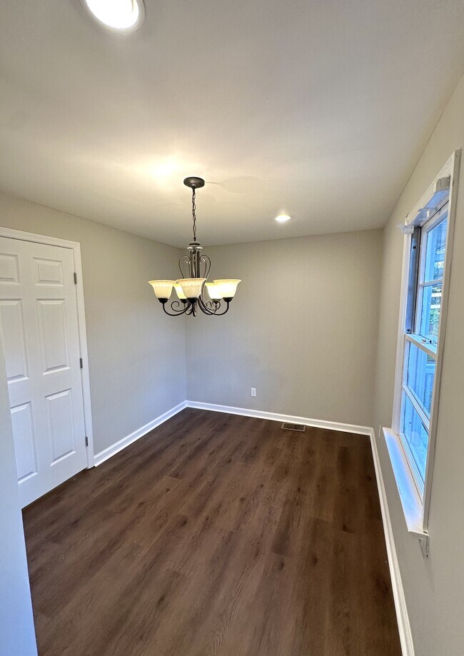 Photo - 217 Valley St