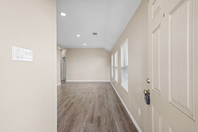 Photo - 7823 Winward Rdg Wy