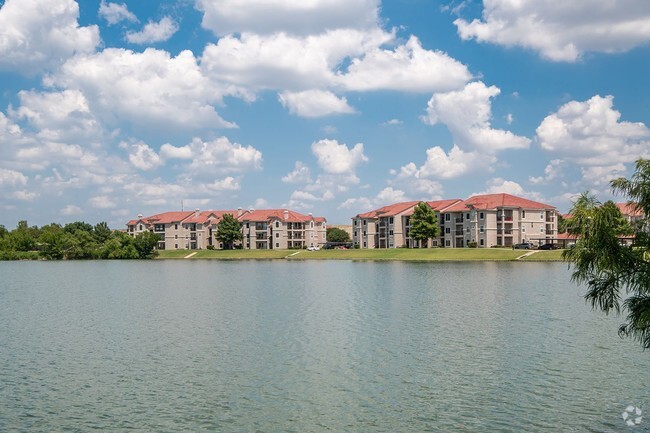 Building Photo - Crescent Cove At Lakepointe Rental