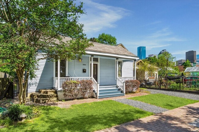 Photo - 806 Sabine St