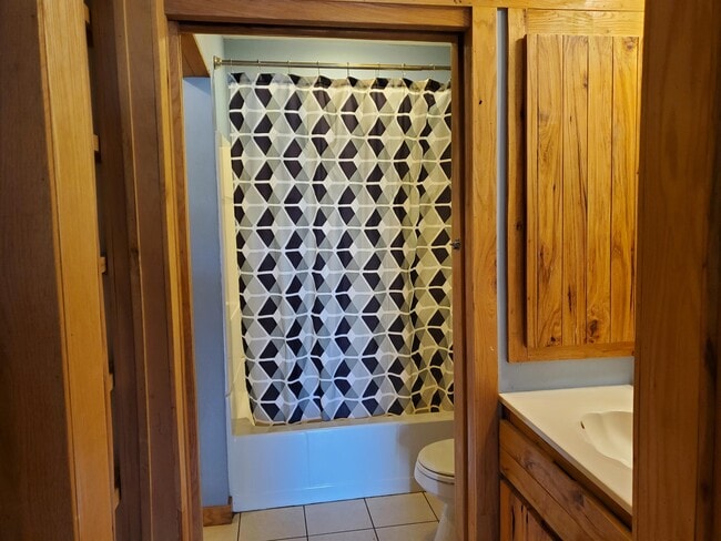 Photo - 2553 Everitt Dr