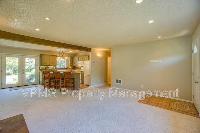 Photo - 12014 NE 16th St