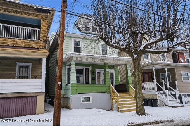 Photo - 239 Division St