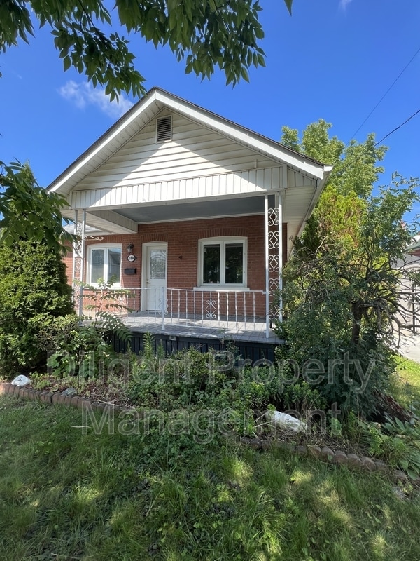 Building Photo - 164 Prince St