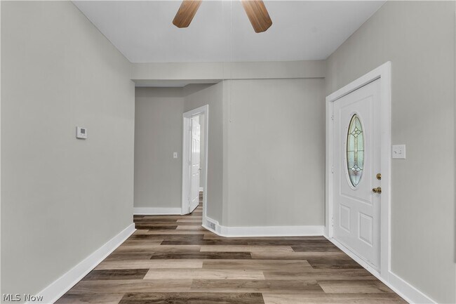 Photo - 4314 Archwood Ave Unidad 1/DN