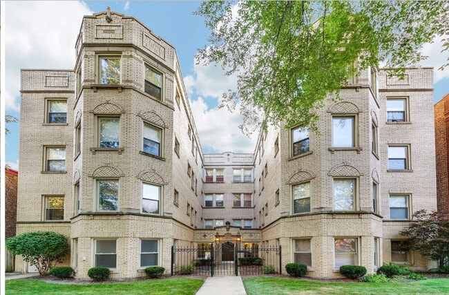 Building Photo - 7434 N Oakley Ave