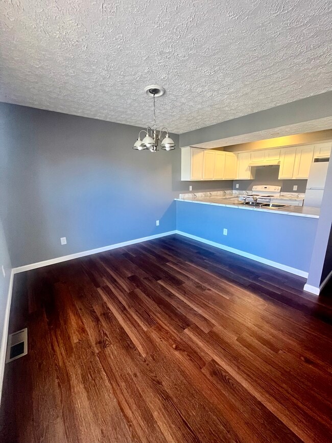 Photo - Thistlewood Lane