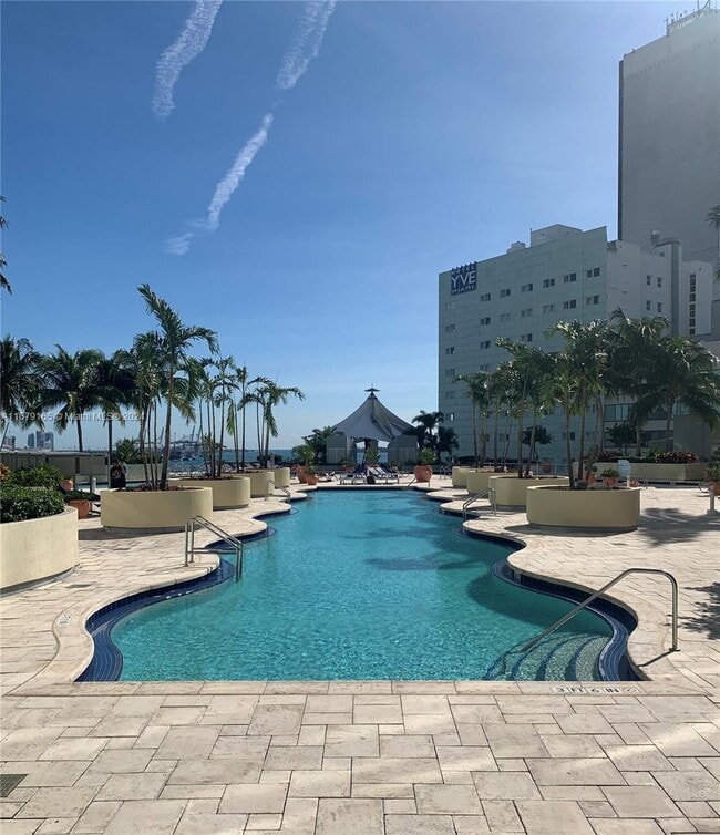 Photo - 253 NE 2nd St