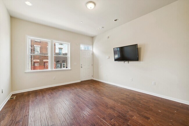 Photo - 1815 W Montgomery Ave