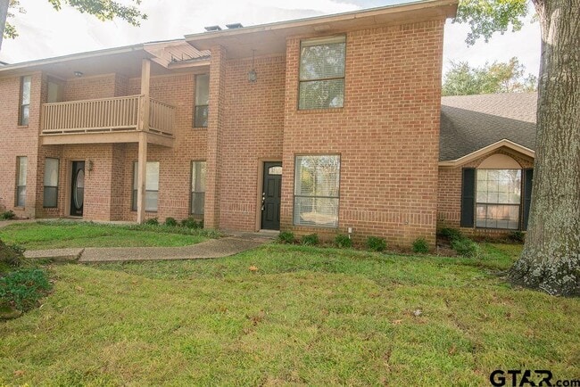 Building Photo - 5903 Hollytree Dr