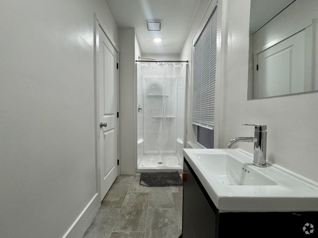 Building Photo - 3960 3 Mile Dr Rental