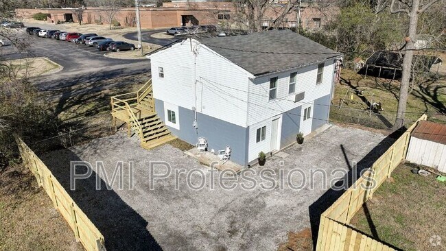 Building Photo - 706a N Greenwood Ext Rental