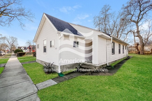 2322 N Arsenal Ave