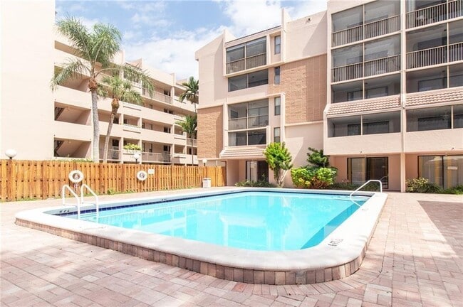 Building Photo - 6800 Cypress Rd Unit 208 Rental