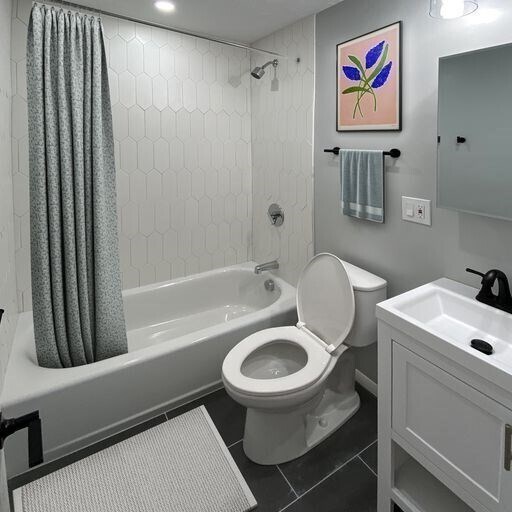 Photo - 880 E 4th St Unit #32