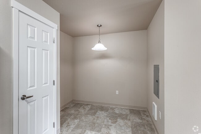 Studio - 612 SF - Northern Heights Apartments