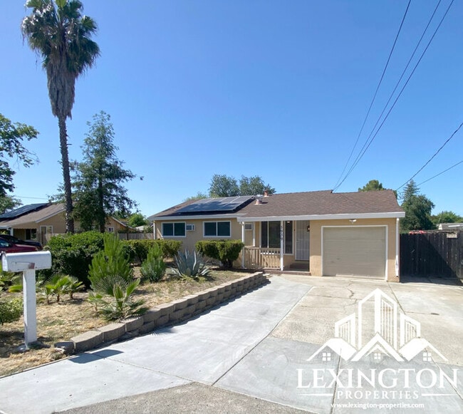 Spacious, 3BD/1BA, Home with Office in Car... - Spacious, 3BD/1BA, Home with Office in Car...