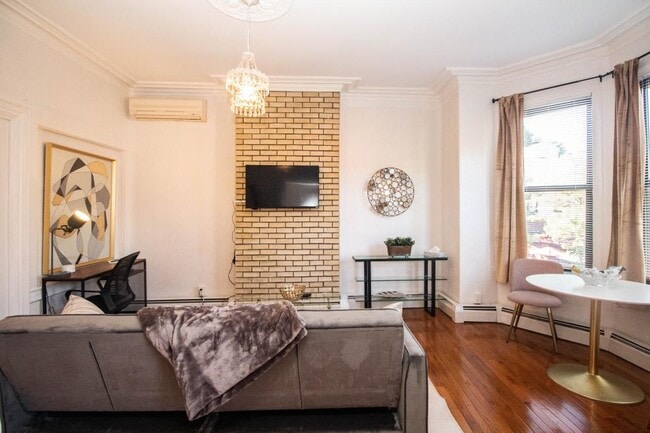 Photo - 1 bedroom in Brookline MA 02445 Unidad 3