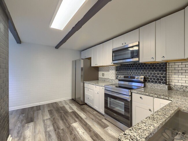 Photo - 127 Herr St Unit 2