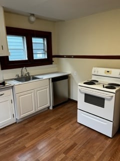 Building Photo - 1659 N Warren Ave Unit Lower