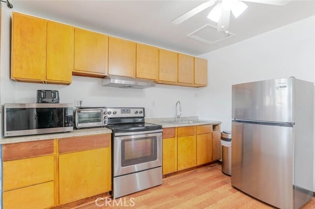 Photo - 13333 Gladstone Ave