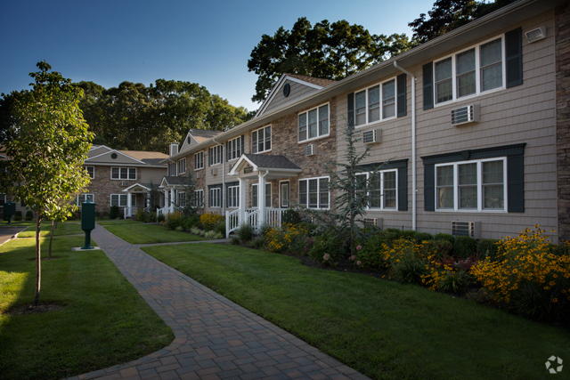 Building Photo - Fairfield Plaza West At West Sayville Rental