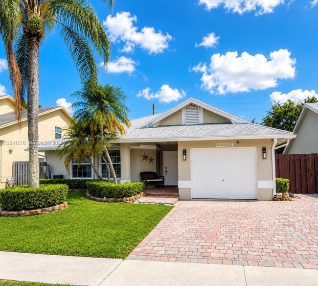 Building Photo - 12224 NW 30th Manor