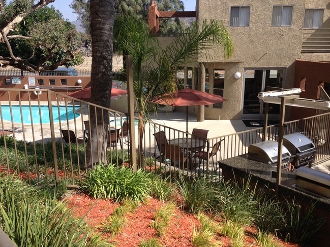 Glenoaks Gardens