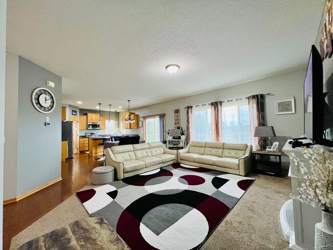 Photo - Elegant and Spacious 4BR House for rent in Blaine