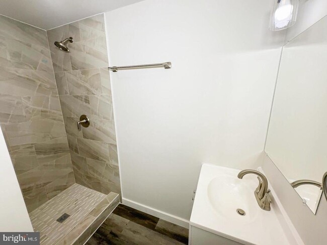 Photo - 6717 Glenhurst Dr
