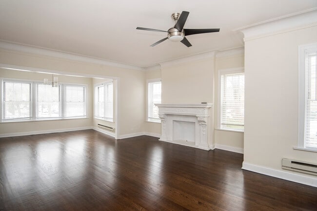 Building Photo - 329 Kedzie St Unit 3