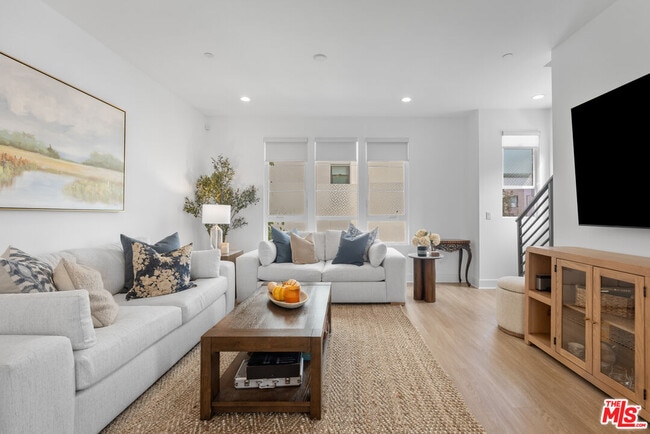 Building Photo - 10827 W Riverton Ct