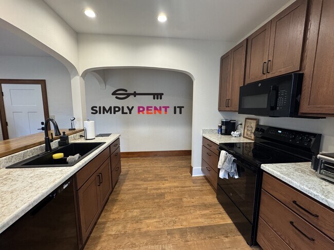 Photo - Renovated 2 Bedroom, 2 Bathroom on Campus!