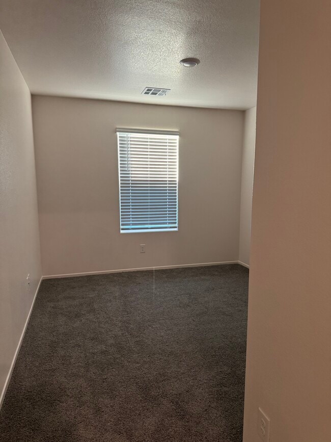 Photo - 6086 Lily Gdn St