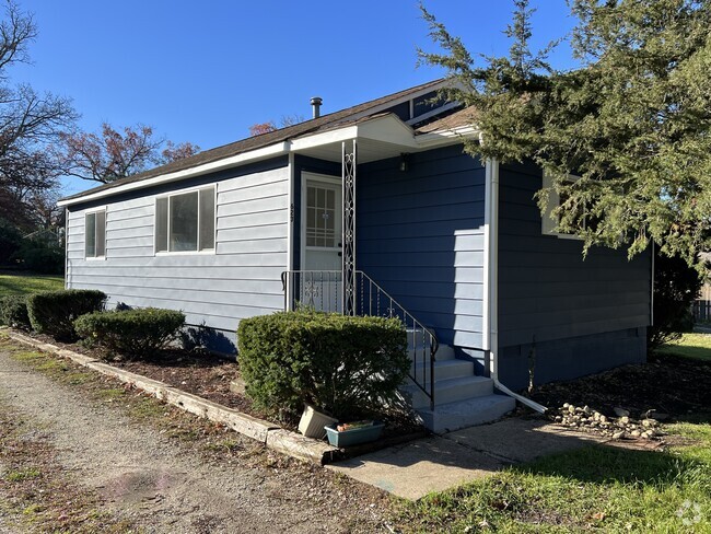 Building Photo - 623 Vincent Rd Rental