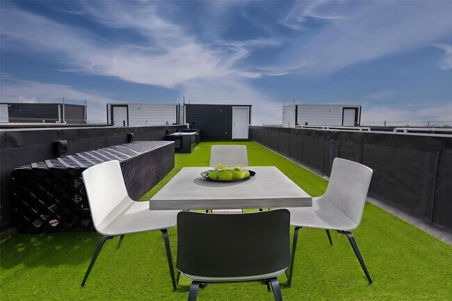 Photo - 805 Avenue K Unit D