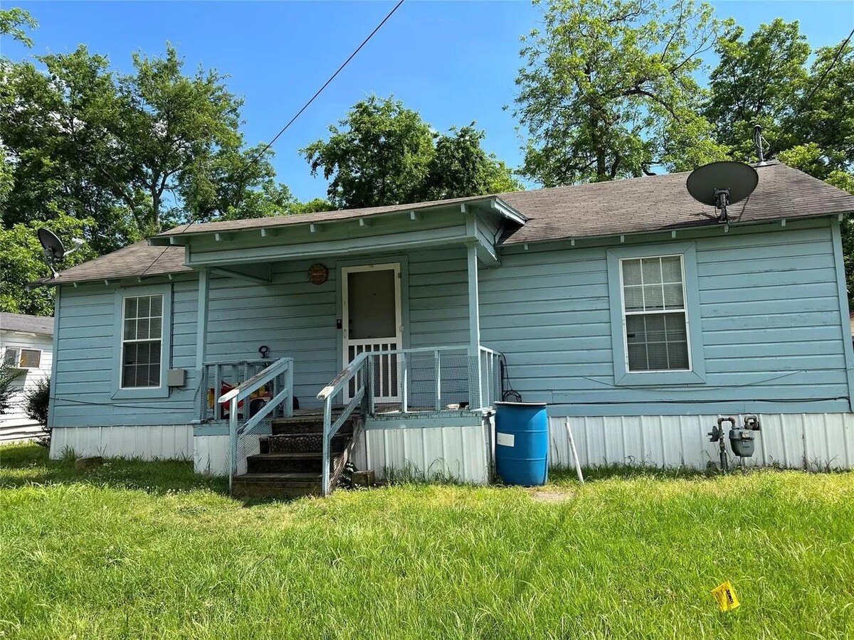 Photo - 106 Ross St