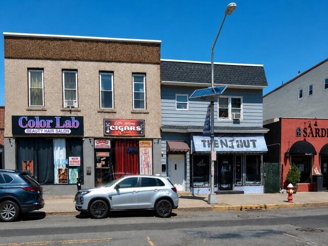 Building Photo - 239 Broadway
