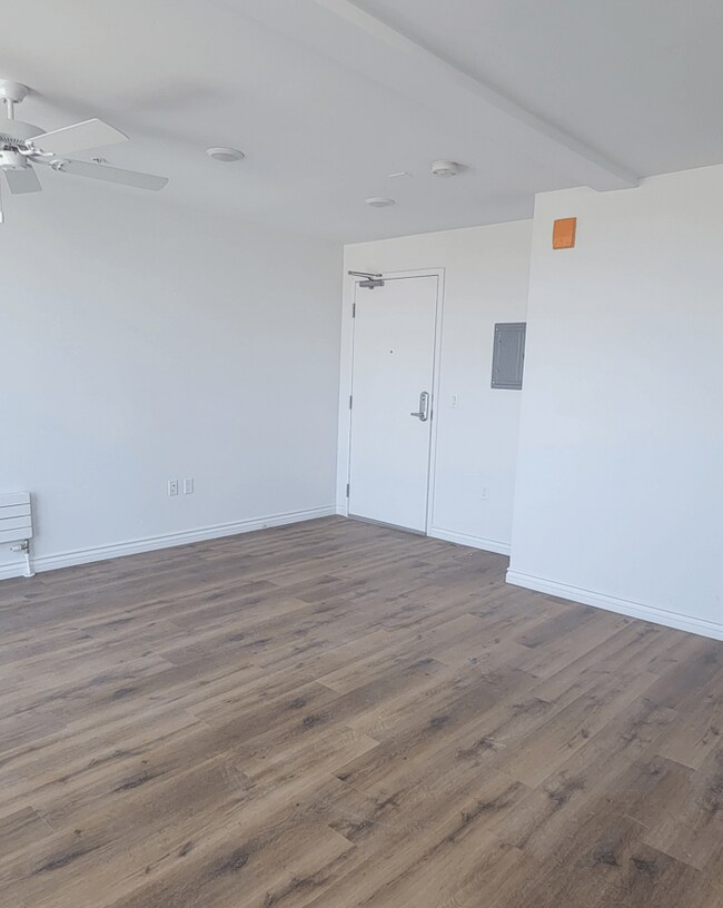 Photo - 321 E Florence Ave