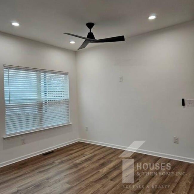 Photo - 205 Blackwood St