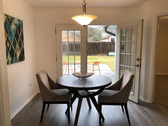 Photo - 1402 Byers Ln