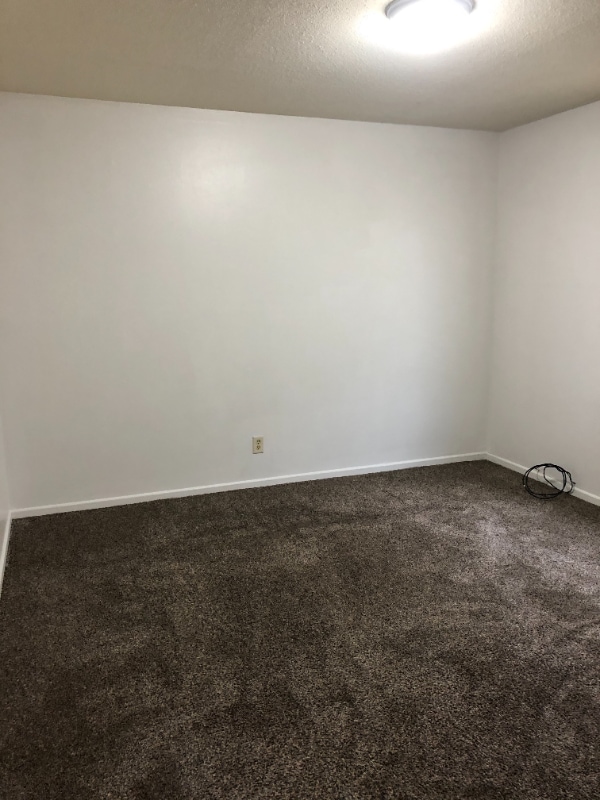 Photo - 2009 NW Hickory Ln